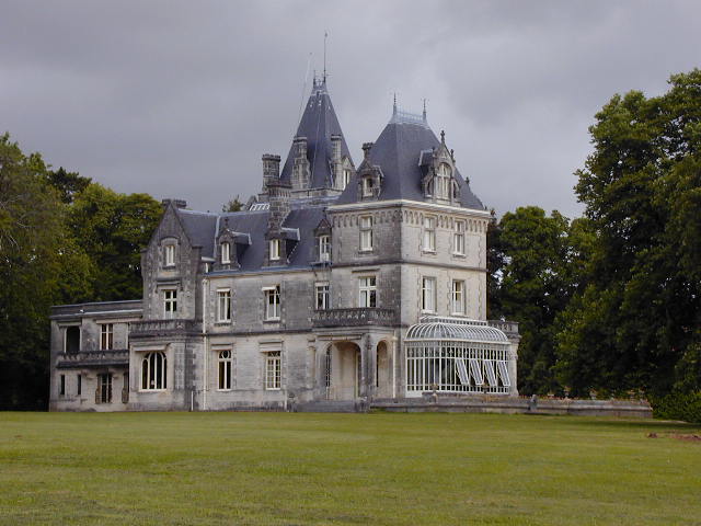 Chateau- office de tourisme de rouillac